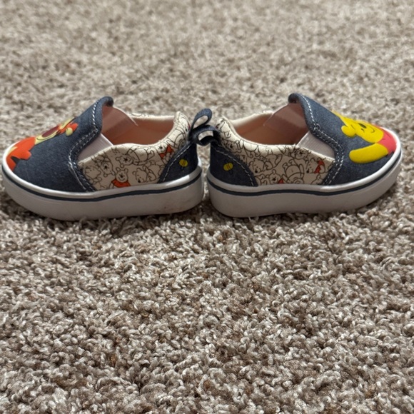 Disney Pooh Infant Slip Ons - Picture 4 of 4